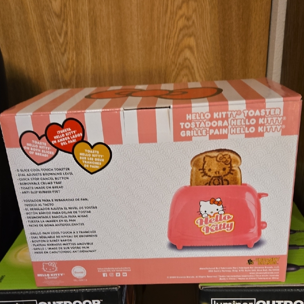 Hello Kitty Pink Striped Toaster - Picture 2 of 2